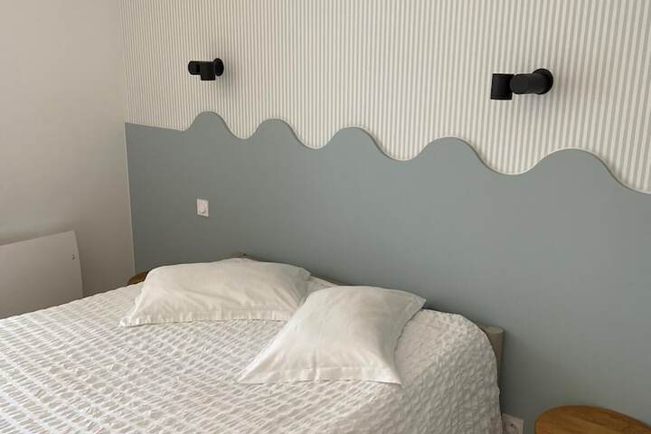 Room 13 of 122