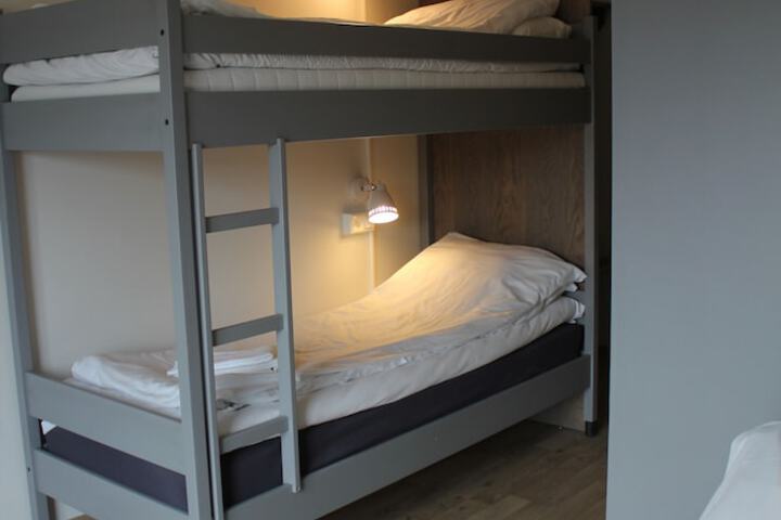Room 32 of 57