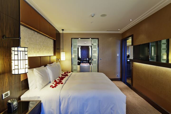 Room 15 of 130