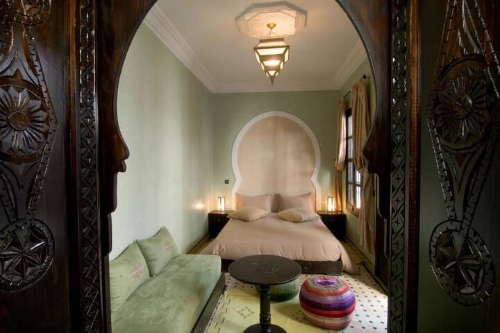 Room 13 of 36
