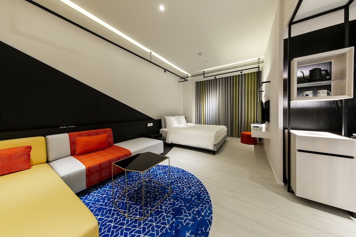 Room 4 of 85