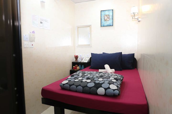 Room 13 of 31