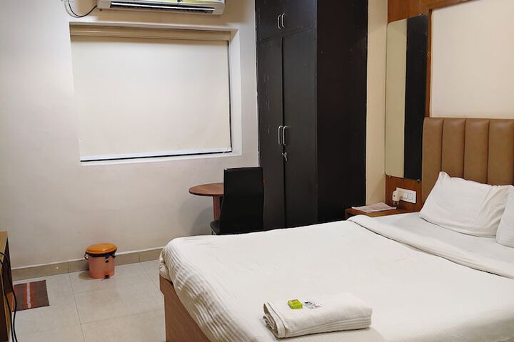 Room 25 of 34