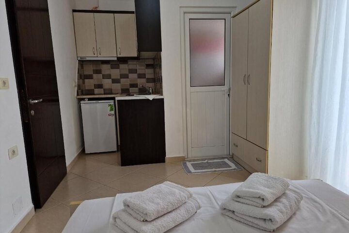 Room 10 of 68