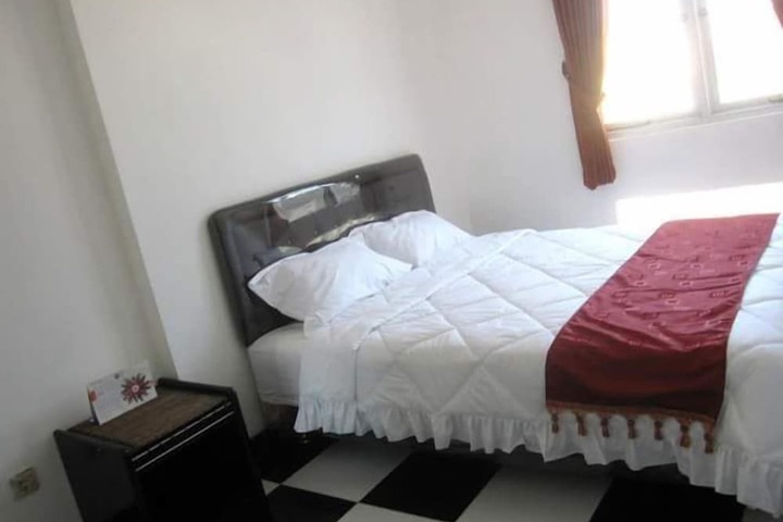 Room 13 of 21