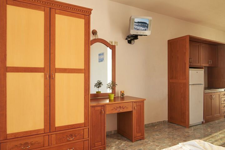 Room 18 of 80