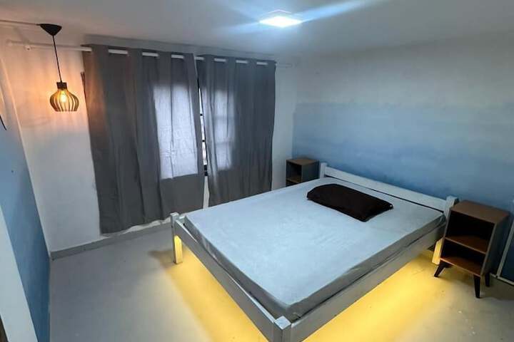 Room 10 of 25