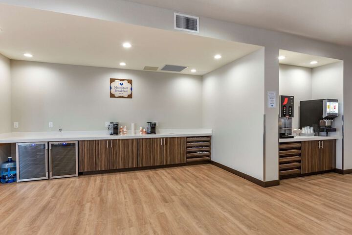 Breakfast/Coffee Service 22 of 25