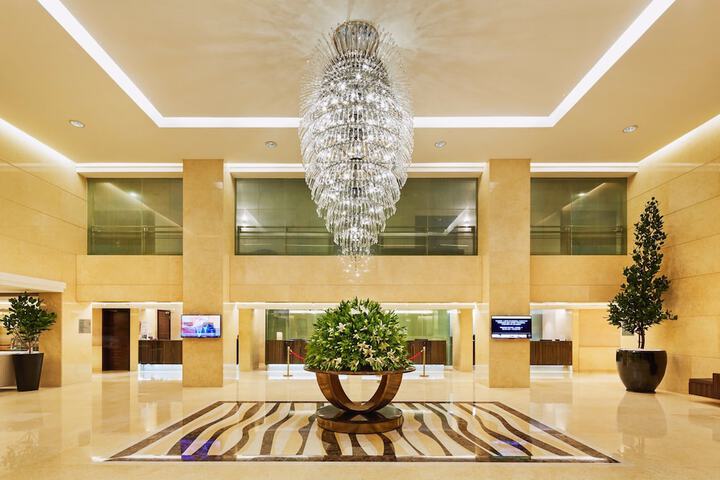 Entrance & Lobby