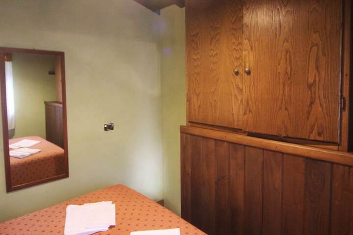 Room 8 of 43