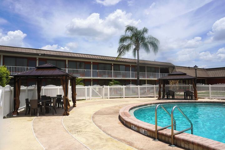 Pools & Facilities