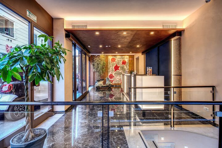 Hotel Interior 4 of 34