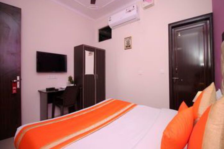 Room 6 of 21