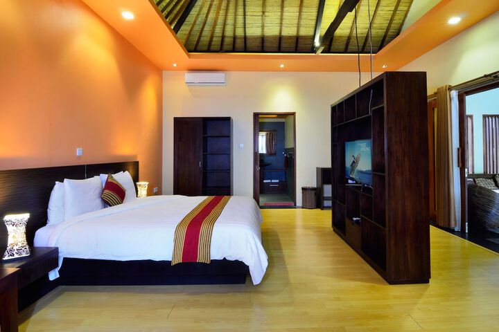 Room 9 of 75