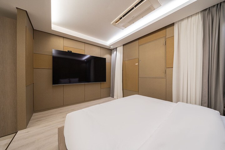 Room 47 of 104