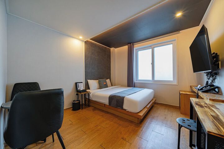 Room 104 of 139