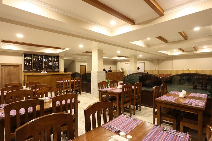Dining 57 of 76