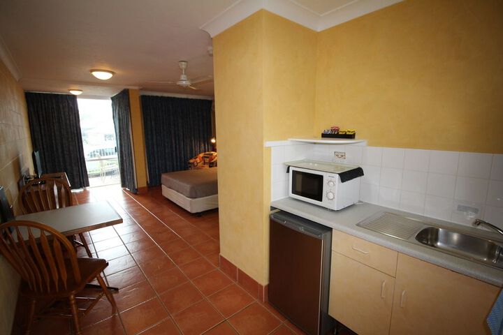 Room 2 of 28