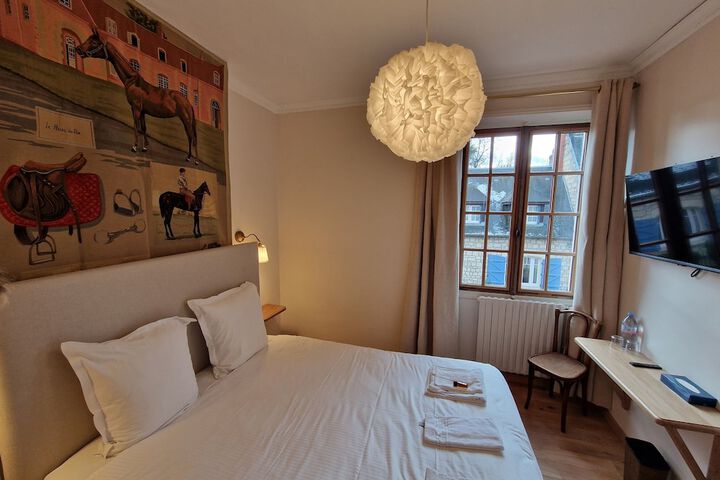 Room 28 of 68