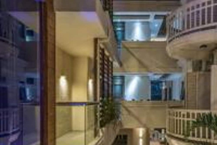 Hotel Exterior 66 of 67