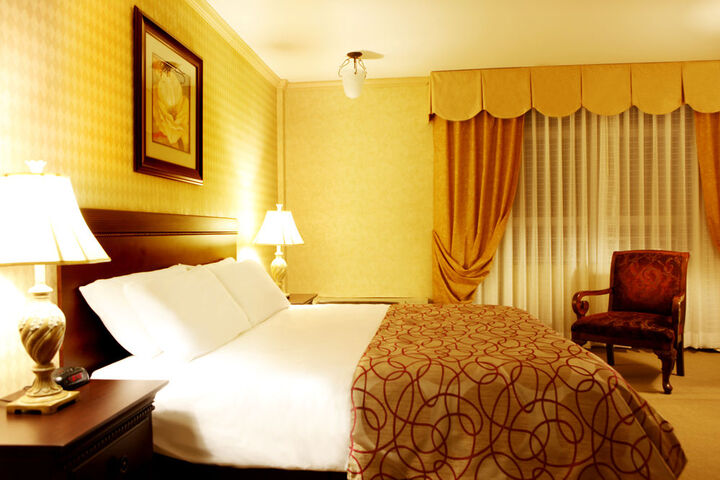 Room 11 of 77