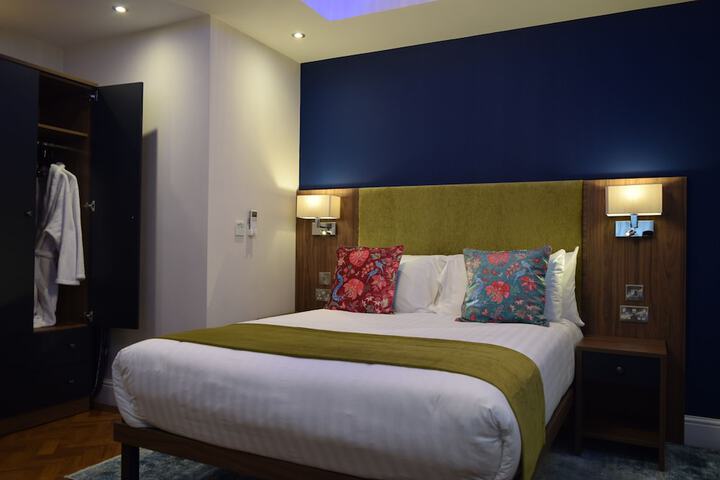 Room 30 of 73