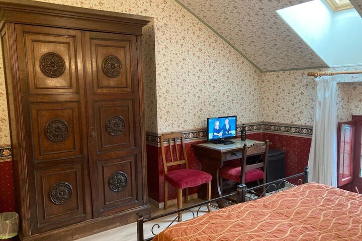 Room 22 of 38