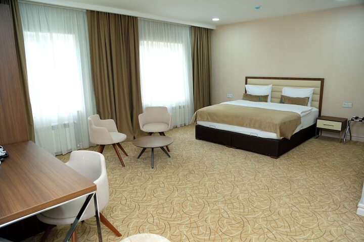 Room 8 of 64