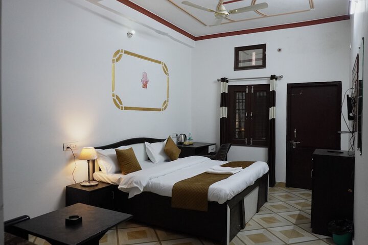 Room 8 of 41