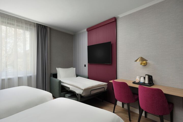 Room 19 of 42