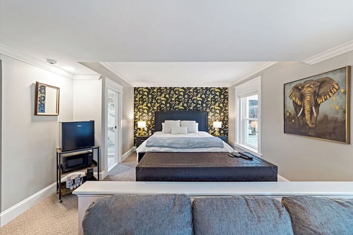 Suite 1 King Bed (58 of 70)
