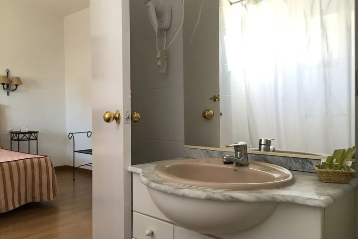 Room 6 of 26