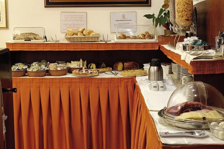 Dining 47 of 56