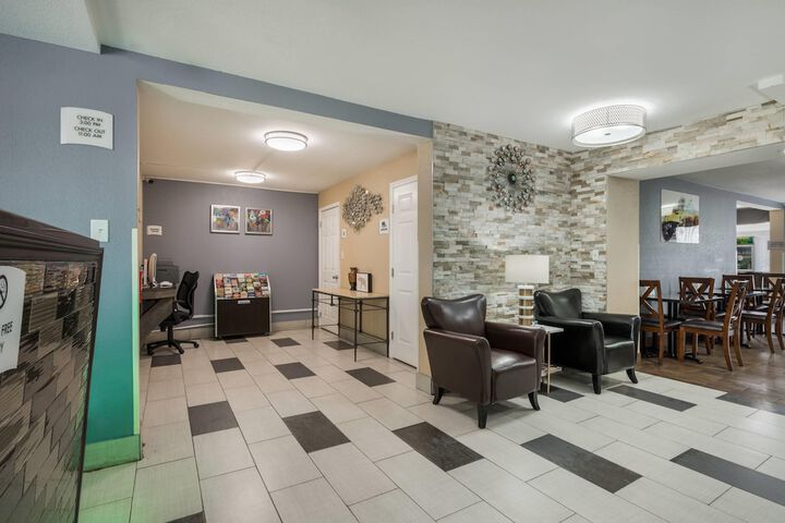 Entrance & Lobby