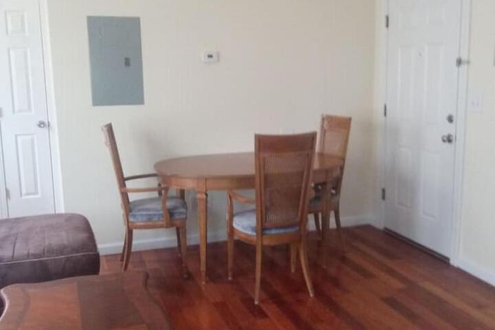1 bedroom with free parking