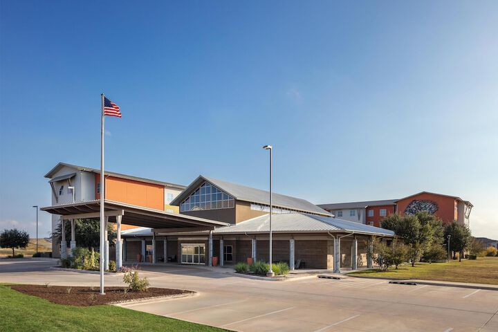 Homewood Suites by Hilton TechRidge Parmer @ I-35