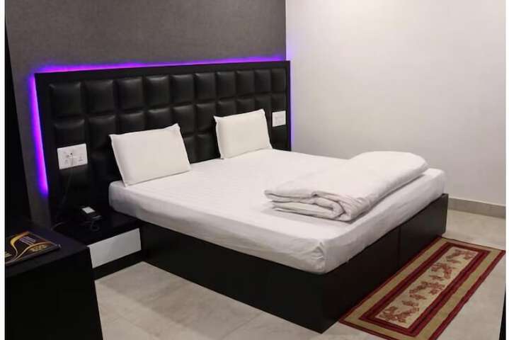 Room 10 of 46