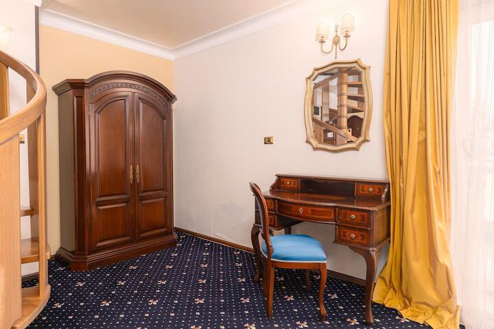Room 34 of 159