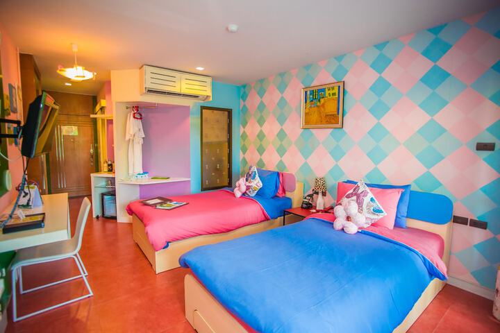 Room 22 of 172