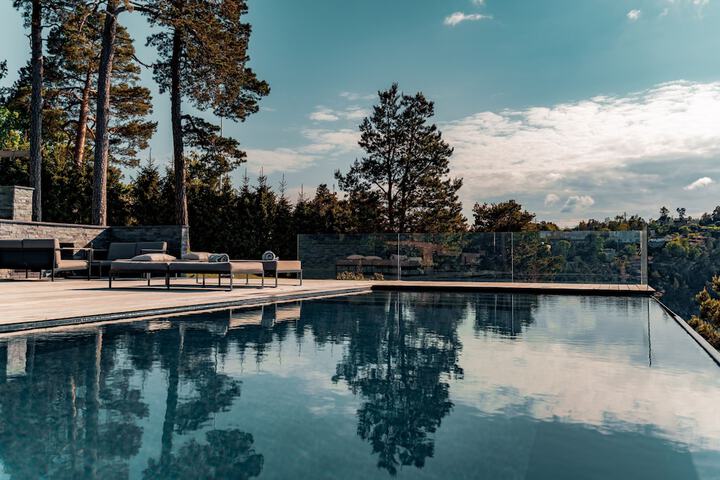 Pool 16 of 29