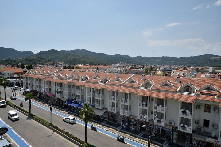 Hotel Exterior 15 of 15