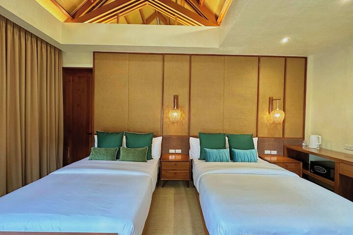 Room 4 of 48