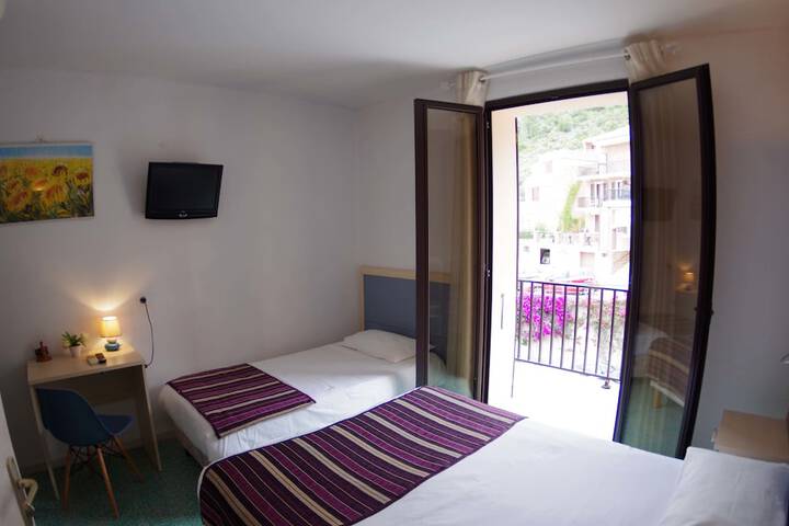Room 13 of 82
