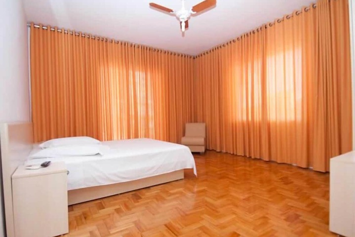 Room 6 of 19