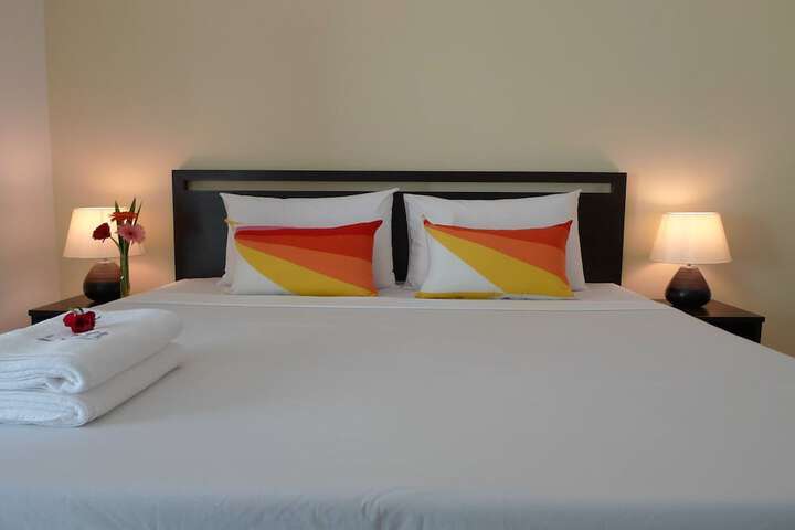 Room 4 of 10