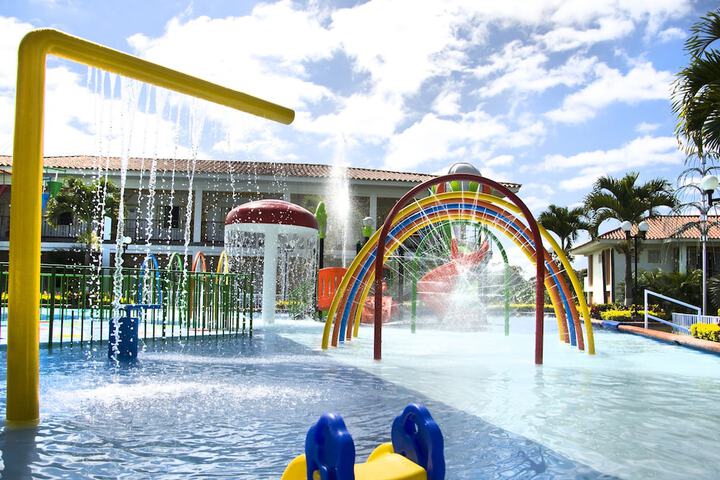 Pools & Facilities