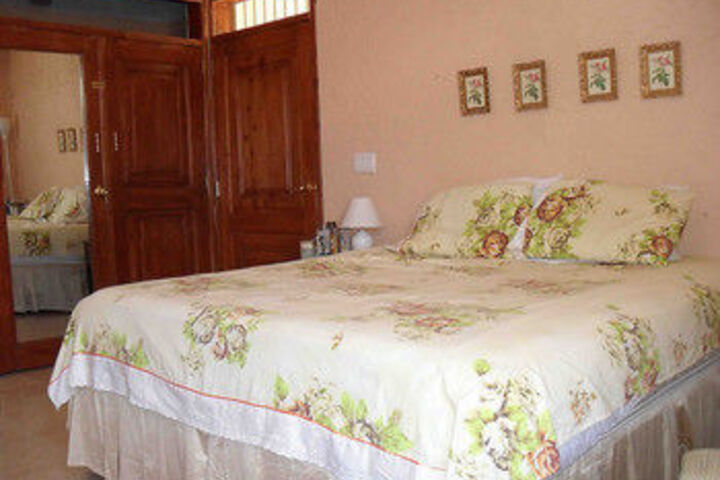 Room 12 of 27