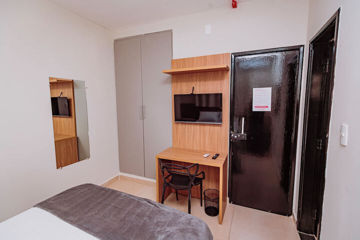 Room 12 of 36
