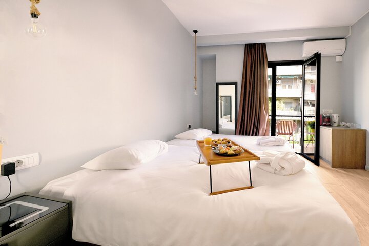 Room 124 of 200