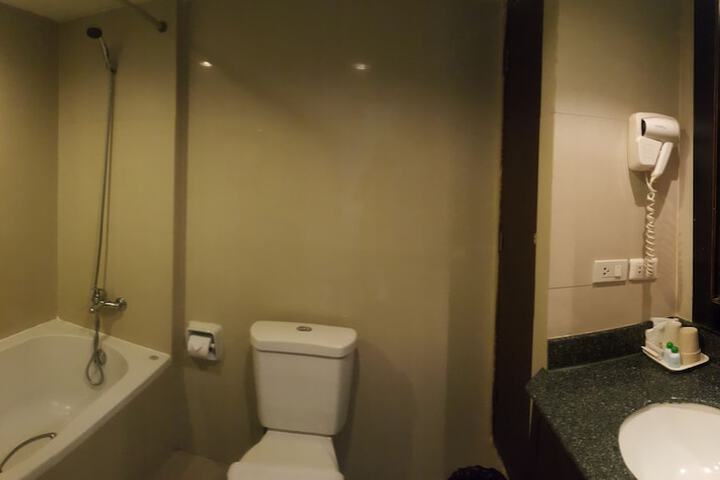 Room 27 of 44